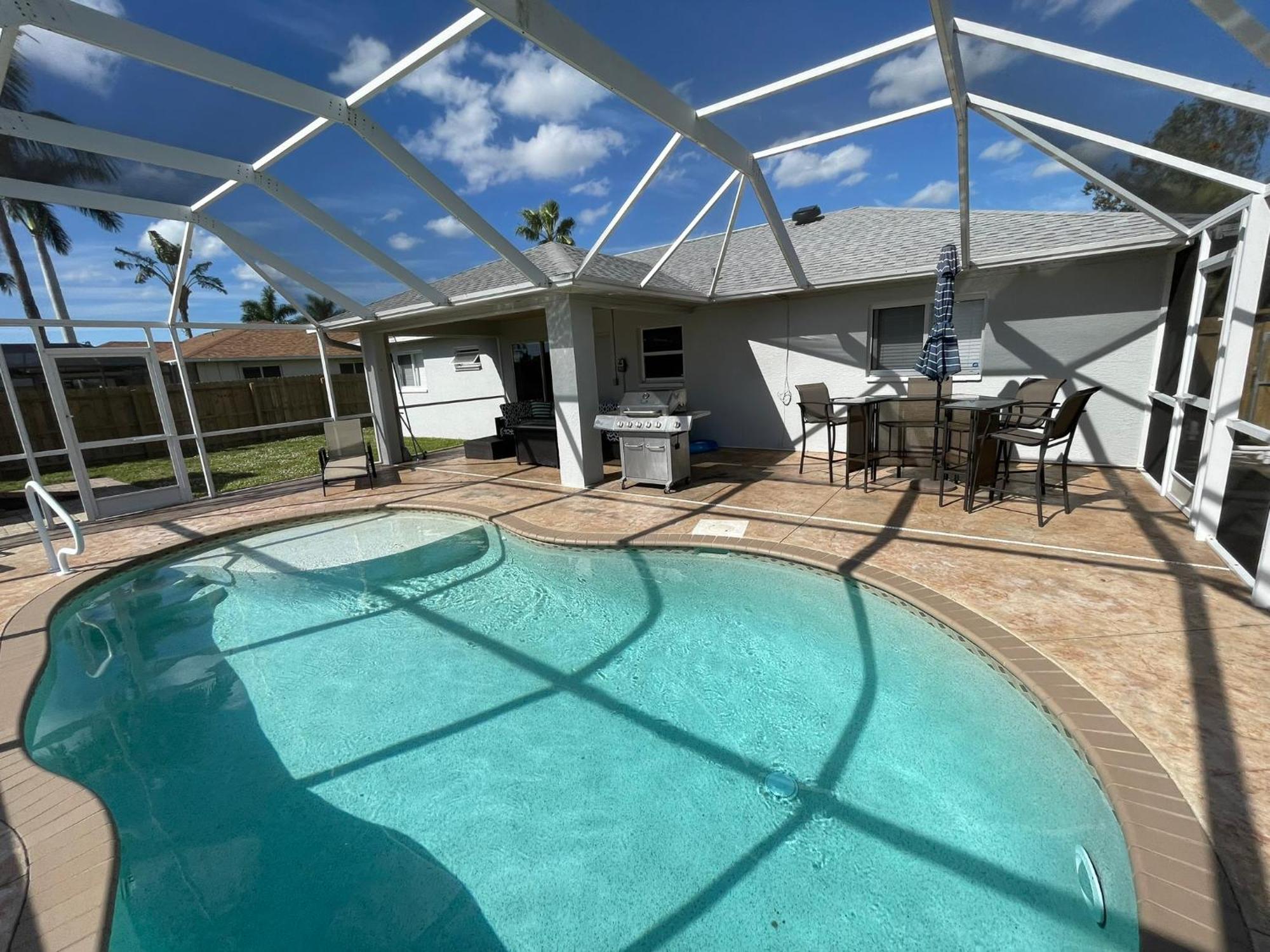 Beautiful Pool Home With Sleeping For 8 For Lovelypeople Cape Coral Luaran gambar