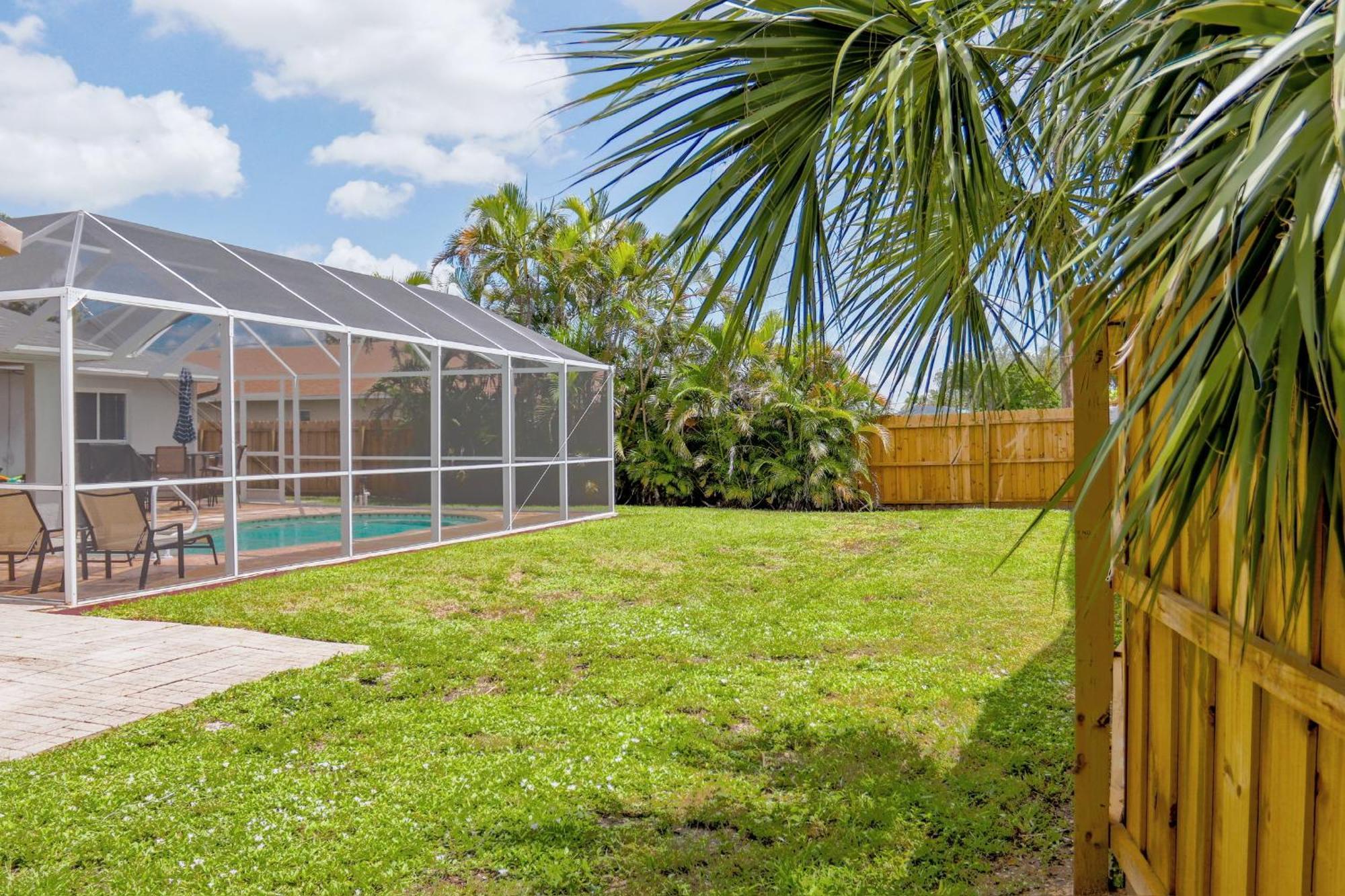 Beautiful Pool Home With Sleeping For 8 For Lovelypeople Cape Coral Luaran gambar